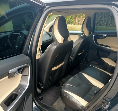 Volvo XC 60 cena 45000 przebieg: 338000, rok produkcji 2011 z Tuszyn małe 436